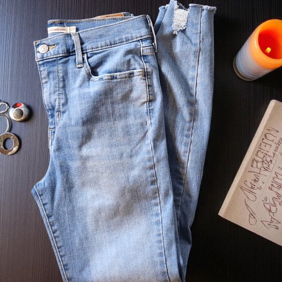 Levi’s 720 High-Rise Super Skinny Jeans – Light Wash Distressed Hems – Size 29 - Picture 7 of 12